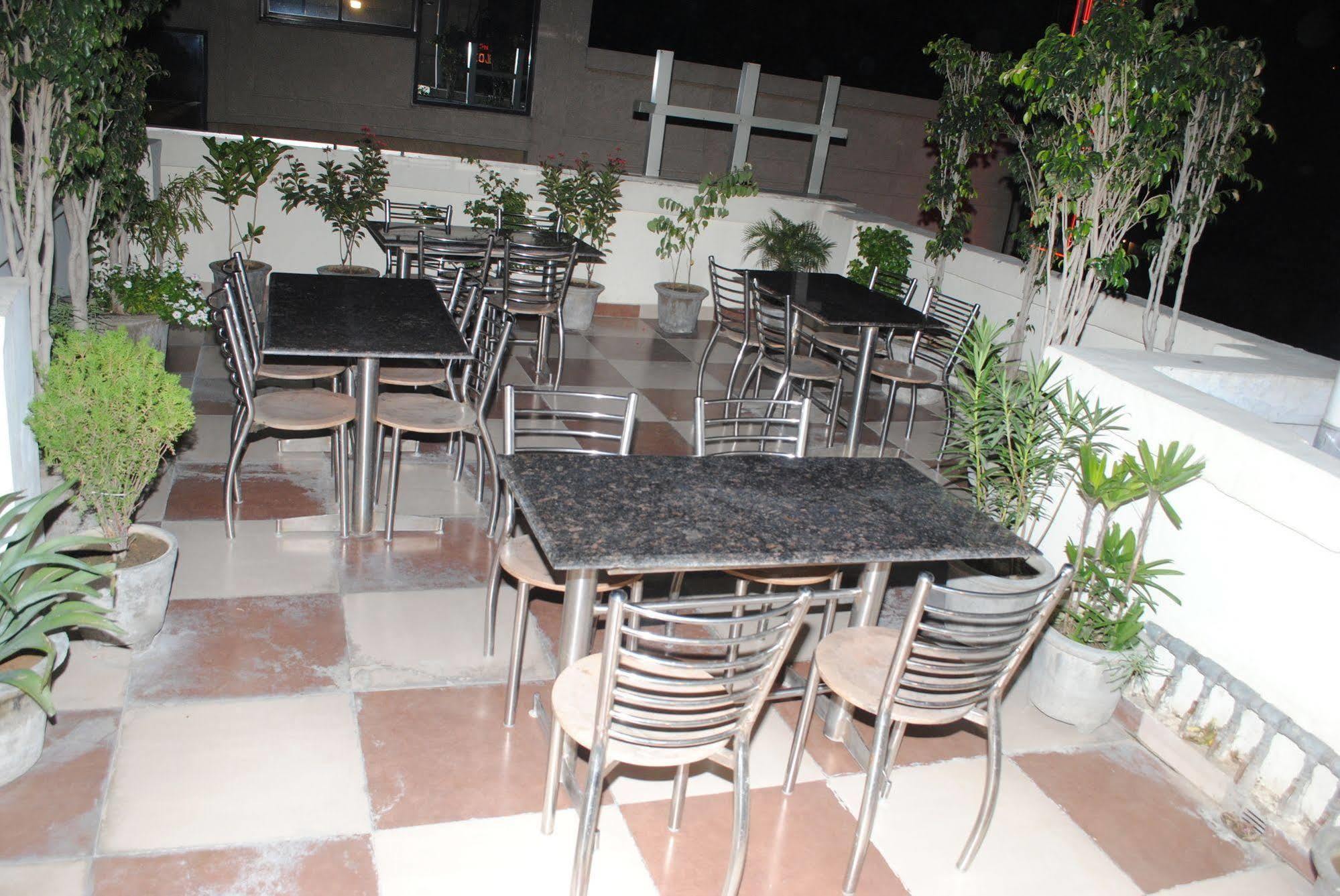Hotel Opera New Delhi Exterior foto